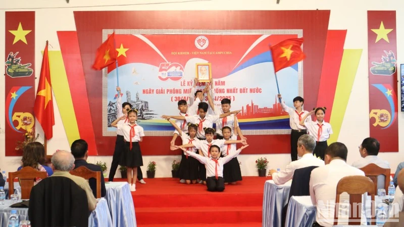 long trong ky niem 50 nam ngay giai phong mien nam thong nhat dat nuoc tai phnom penh