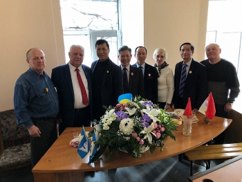 hoi ccb viet nam tai ukraine thiet lap duoc moi quan he tham tinh dong chi anh em voi hoi ccb nuoc so tai