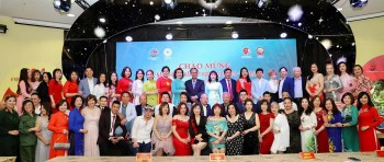 cong dong nguoi viet tai sec ky niem 47 nam ngay giai phong mien nam thong nhat dat nuoc