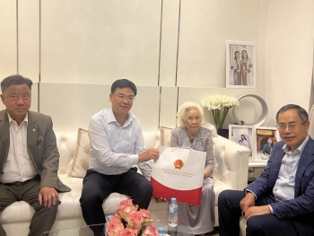 uy ban nha nuoc ve nguoi viet nam o nuoc ngoai gap go cong dong nguoi viet tai thai lan