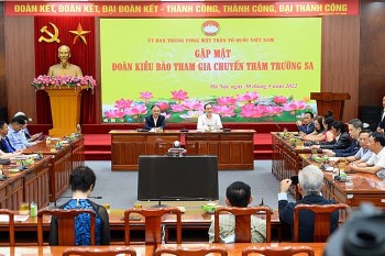 kieu bao la su gia lan toa tinh yeu truong sa