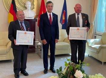 Siegfried Sommer và Paul Hoffmann: Hai người bạn Đức nhận huân, huy chương hữu nghị của Việt Nam