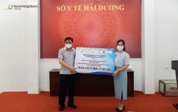 Good Neighbors Việt Nam tặng dung dịch sát khuẩn phòng COVID-19 cho tỉnh Hải Dương