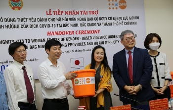 unfpa trao 5100 bo do dung thiet yeu cho phu nu va tre em gai o bac giang bac ninh tphcm