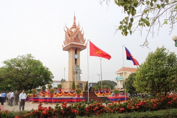 Đài hữu nghị Việt Nam - Campuchia biểu tượng thiêng liêng của hai dân tộc