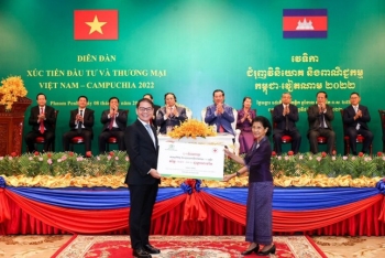 thaco agriculture tang 15 xe kham chua benh co dong cho hoi chu thap do campuchia