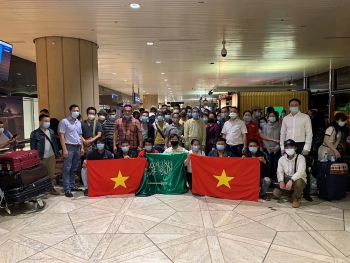 dua hon 270 cong dan viet nam tu cong hoa sip va saudi arabia ve nuoc