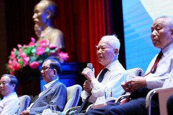 tu duy doi ngoai phai nhanh nhay phai di truoc mot buoc