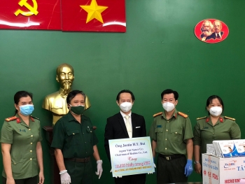 kieu bao uc ung ho 10000 khau trang n95 cho luc luong cong an tp thu duc tphcm