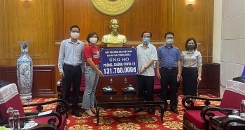 Hiệp hội Đồng bào hải ngoại Việt Nam tại Macau (Trung Quốc) trao quà ủng hộ quê hương chống dịch