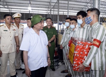 chu tich nuoc kiem tra cong tac dac xa tai trai giam xuan loc