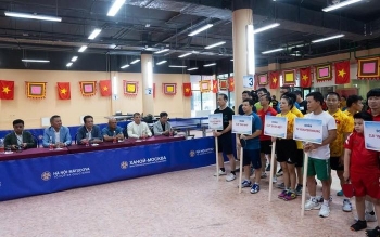 soi dong giai bong ban cong dong nguoi viet nam tai nga