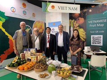 lan dau tien viet nam tham du hoi cho quoc te trong linh vuc rau qua tai italia