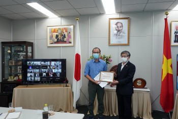nguoi viet tai nhat ban ung ho 16 ty cho quy vaccine phong chong covid 19