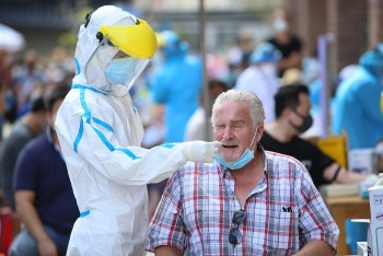 da nang tp ho chi minh tiem phong vaccine tang tui an sinh cho nguoi nuoc ngoai kieu bao