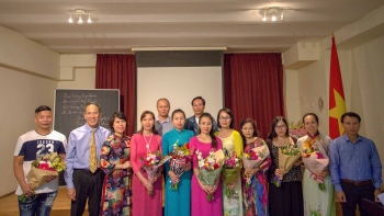 ky niem ngay ton vinh tieng viet tai romania