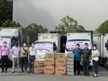 vkbia va vbuk ho tro luc luong tuyen dau phong chong dich tai tphcm