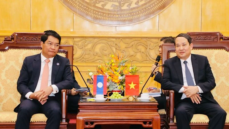 that chat moi quan he tinh doan ket giua tinh ninh binh va thu do vieng chan