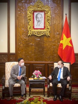 chu tich nuoc nguyen xuan phuc tiep hau due cua vua ly thai to tai han quoc ly xuong can