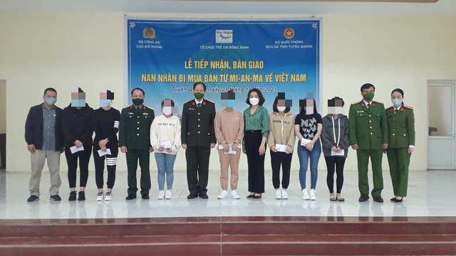 tiep nhan cac nan nhan bi mua ban tu myanmar tro ve viet nam