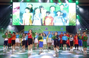 thuc day hoa nhap xay dung ky nang su tu tin cho tre em viet nam