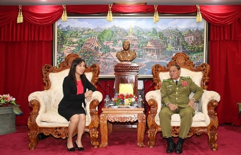 moi quan he giua viet nam lao ngay cang di vao chieu sau tro thanh tai san vo gia cua hai dan toc