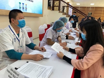 dam bao an toan hang dau cho tinh nguyen vien tiem thu nghiem vaccine nanocovax