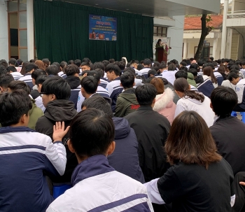 tuyen truyen luat an ninh mang va phong ngua toi pham tren khong gian mang cho 700 hoc sinh giao vien