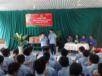 dua nguoi nghien tu 12 tuoi di cai bao dam tinh nhan van quyen tre em