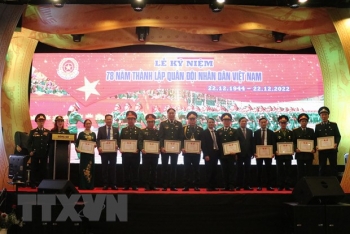 ky niem 78 nam thanh lap quan doi nhan dan viet nam tai cong hoa sec