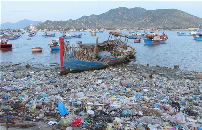 Dự án thu gom rác thải ở các vùng biển Việt Nam được công ty Nhật Bản sắp triển khai