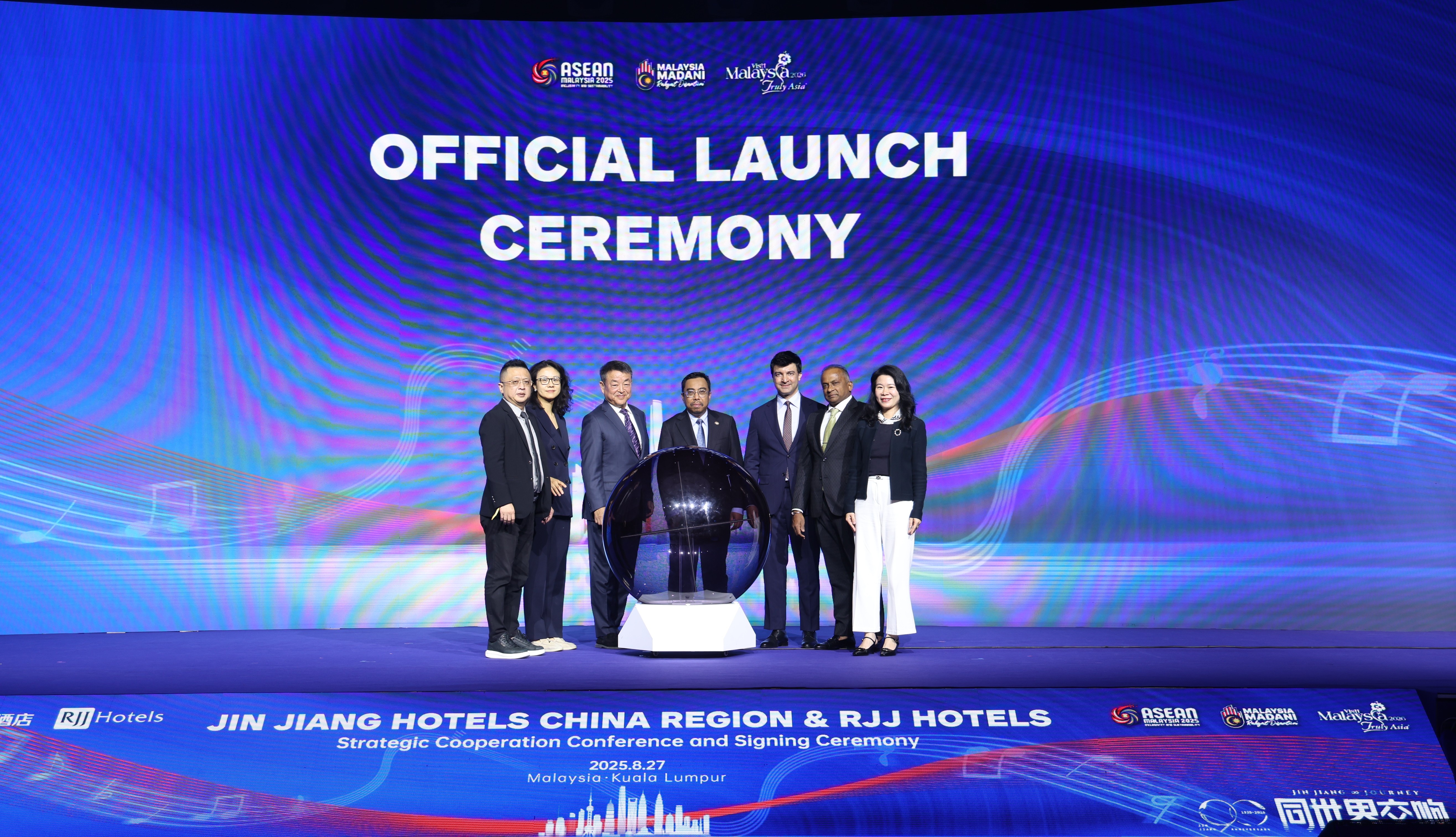 RIYAZ International và Khách sạn Jin Jiang Hotels khu vực Trung Quốc ký kết hợp tác chiến lược thúc đẩy mở rộng tại Đông Nam Á