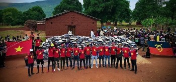 chang trai viet va tam long thom thao danh cho nguoi dan ngheo angola