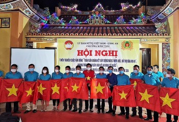 da nang trao tang 2000 la co to quoc cho ngu dan