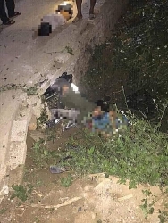 Lao xe máy xuống cống, 3 học sinh Thanh Hoá tử vong