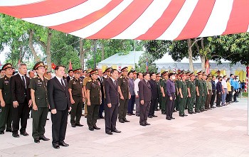 103 hai cot liet si hy sinh tai lao duoc an tang trang trong tai nghia trang liet si huyen nghi loc