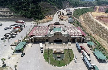 quang binh day manh hop tac phat trien thuong mai bien gioi giua viet nam lao