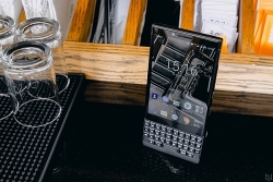 tuong dai blackberry ngam ngui khai tu toan bo dien thoai chay android