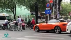 video soai ca bmw va hanh dong don tim dan mang