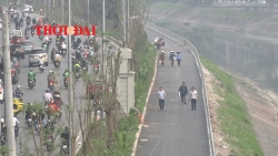 Người dân nói gì về đường đi bộ dài nhất Hà Nội bên sông Tô Lịch?