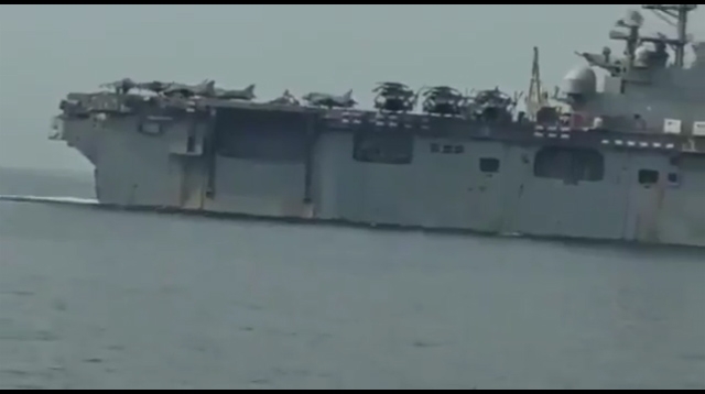 video tau chien my bi hai quan iran deo bam doc eo bien hormuz