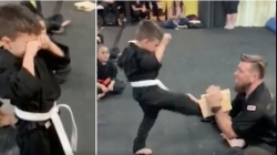 video cau be khoc nuc no roi dap vo tam go gay sot mang xa hoi