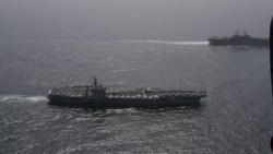 Video:Tàu chiến Mỹ khoe sức mạnh hủy diệt áp sát Iran
