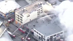 video tttm o my bat ngo phat no roi boc chay 10 linh cuu hoa bi thuong