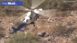 Video: Trực thăng cứu hộ để nạn nhân xoay như chong chóng