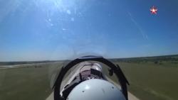 Video: Mãn nhãn màn tiếp nhiên liệu của Su-35 và Su-30 giữa không trung