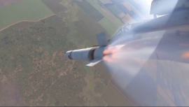 Clip: "Xe tăng bay" Su-25SM3 của Nga "khạc lửa" phô diễn uy lực trên bầu trời