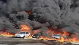 Clip: Khoảnh khắc nổ đường ống dẫn dầu khiến 20 ô tô bốc cháy dữ dội, 17 người bị bỏng