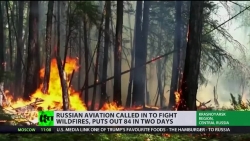 Video: Máy bay Nga trút "mưa bom nước" giải cứu rừng ở Siberia