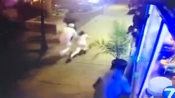 video soai ca lay than minh che dan cho ban gai trong vu xa sung o my